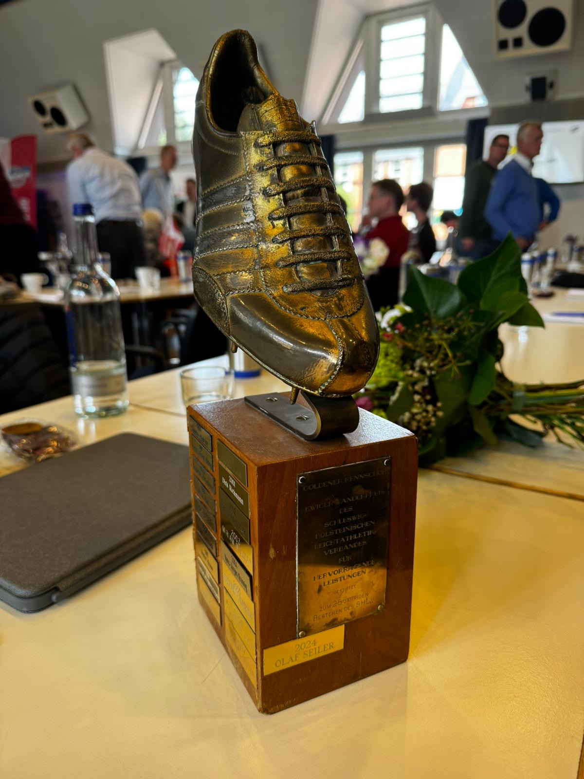 Goldener Rennschuh